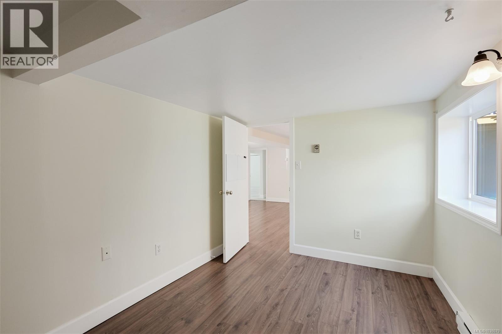 1620 Camosun St - 33