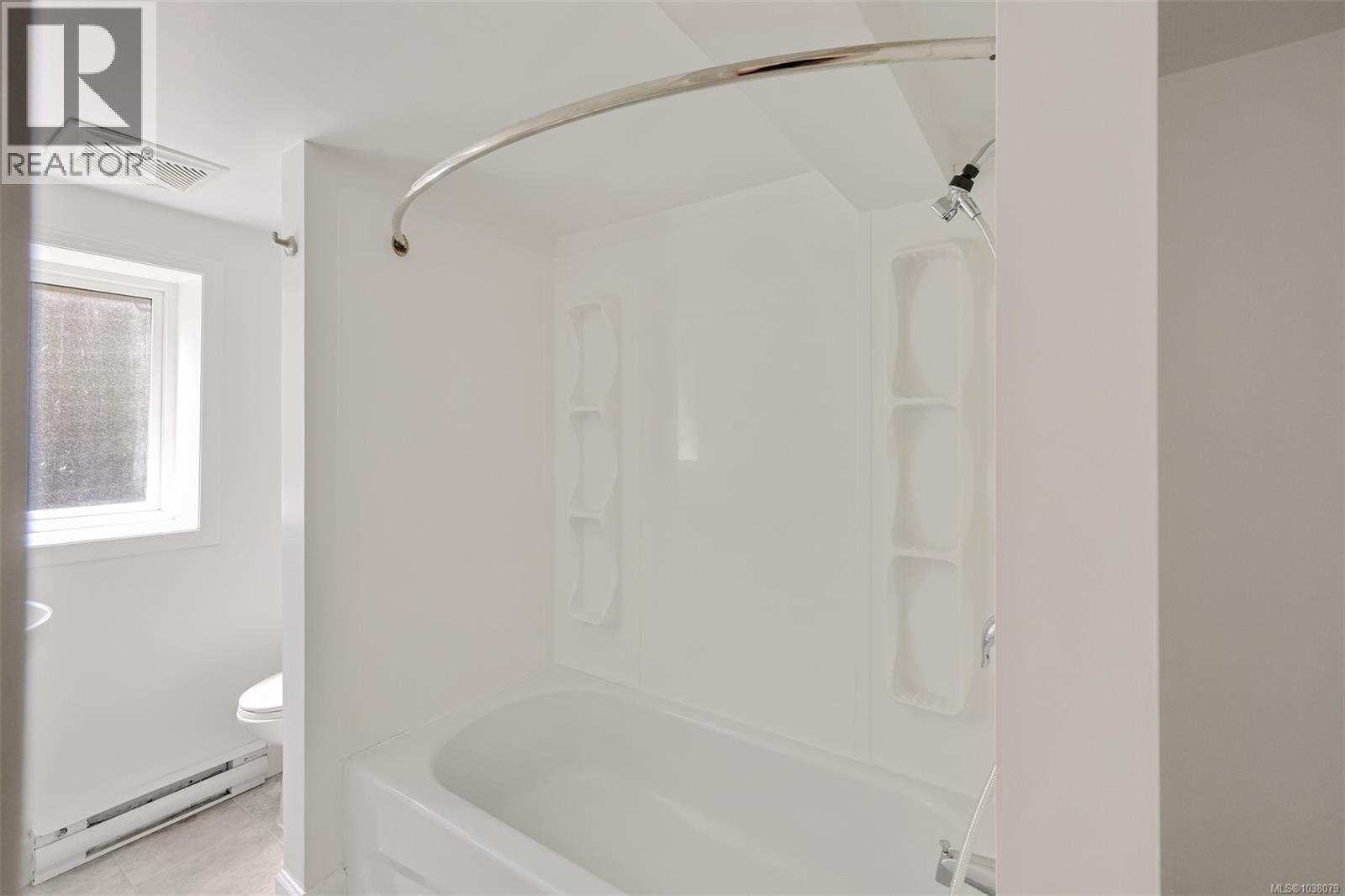 1620 Camosun St - 35