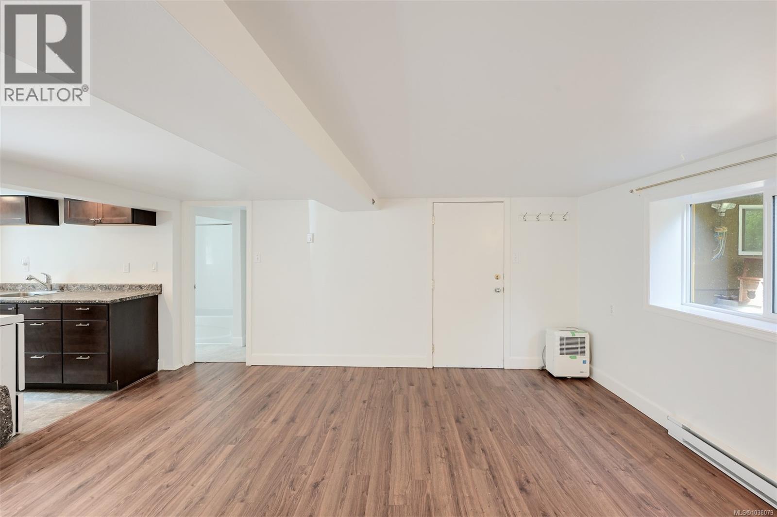 1620 Camosun St - 31
