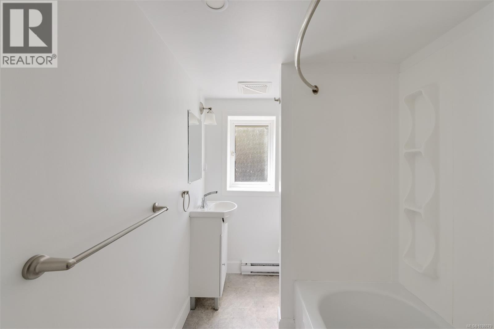 1620 Camosun St - 34