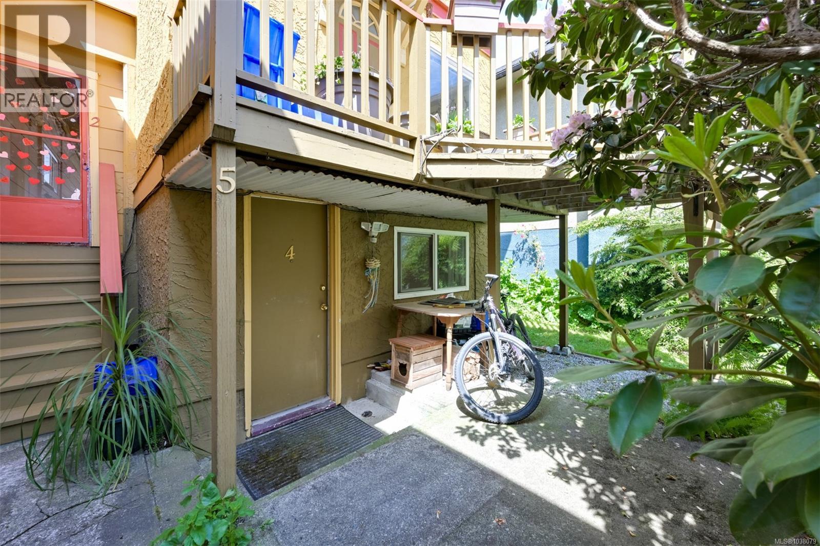 1620 Camosun St - 44