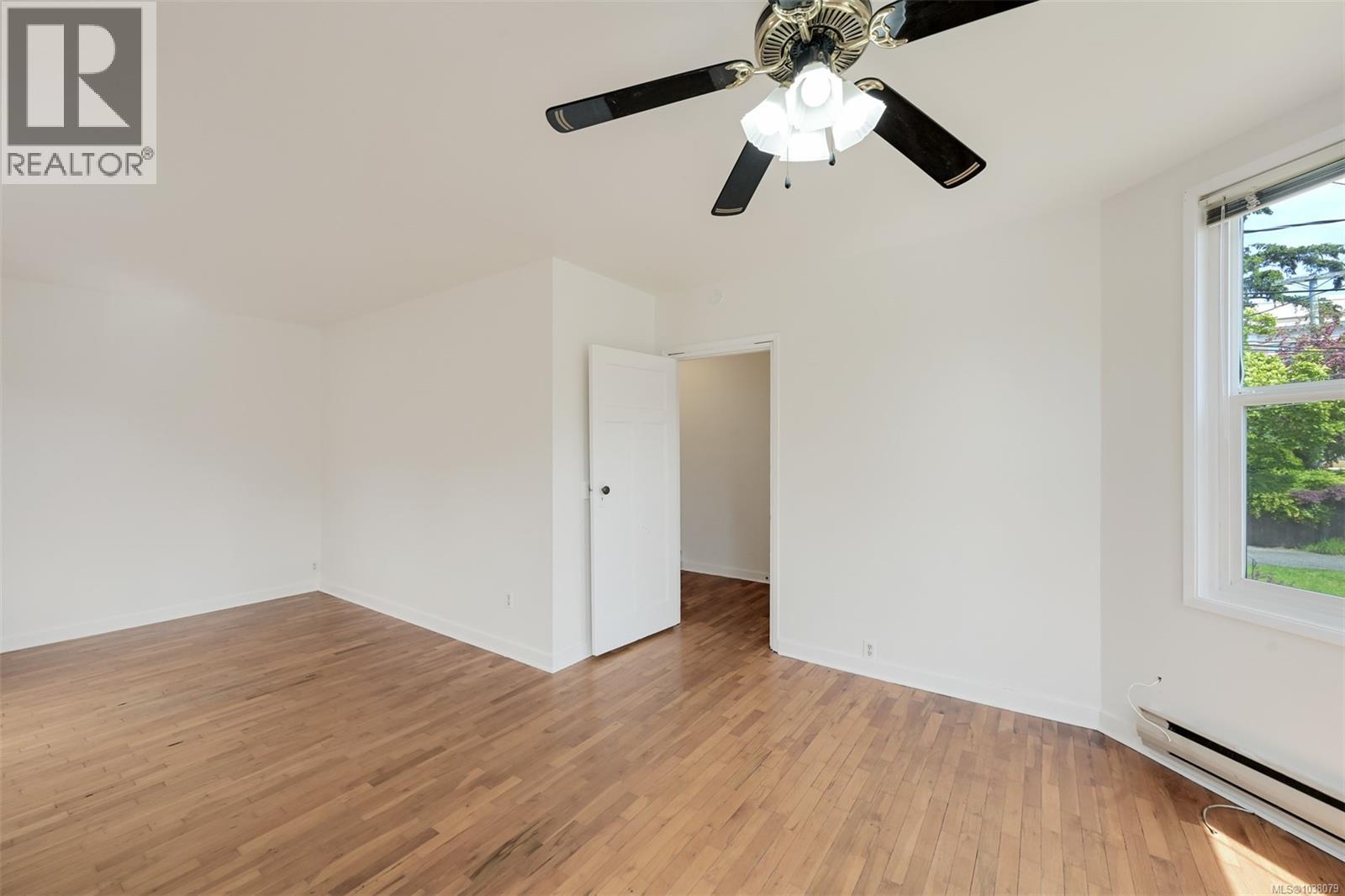 1620 Camosun St - 9
