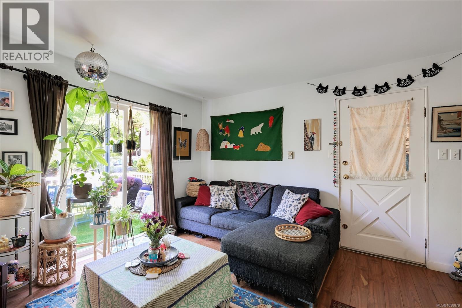 1620 Camosun St - 50