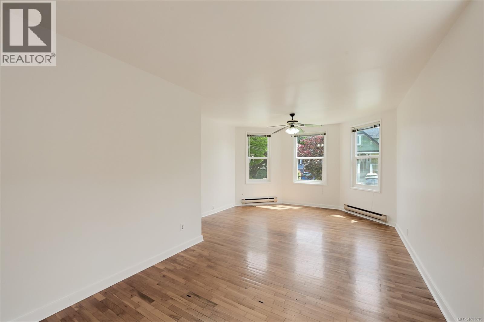 1620 Camosun St - 7