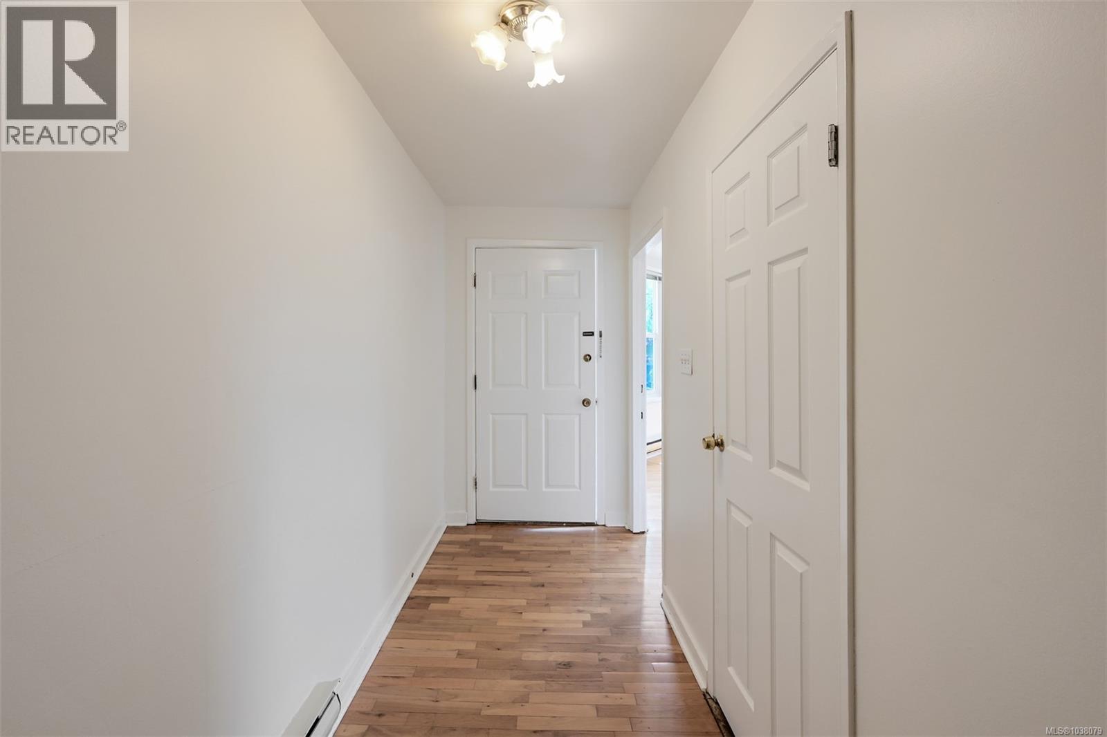 1620 Camosun St - 5