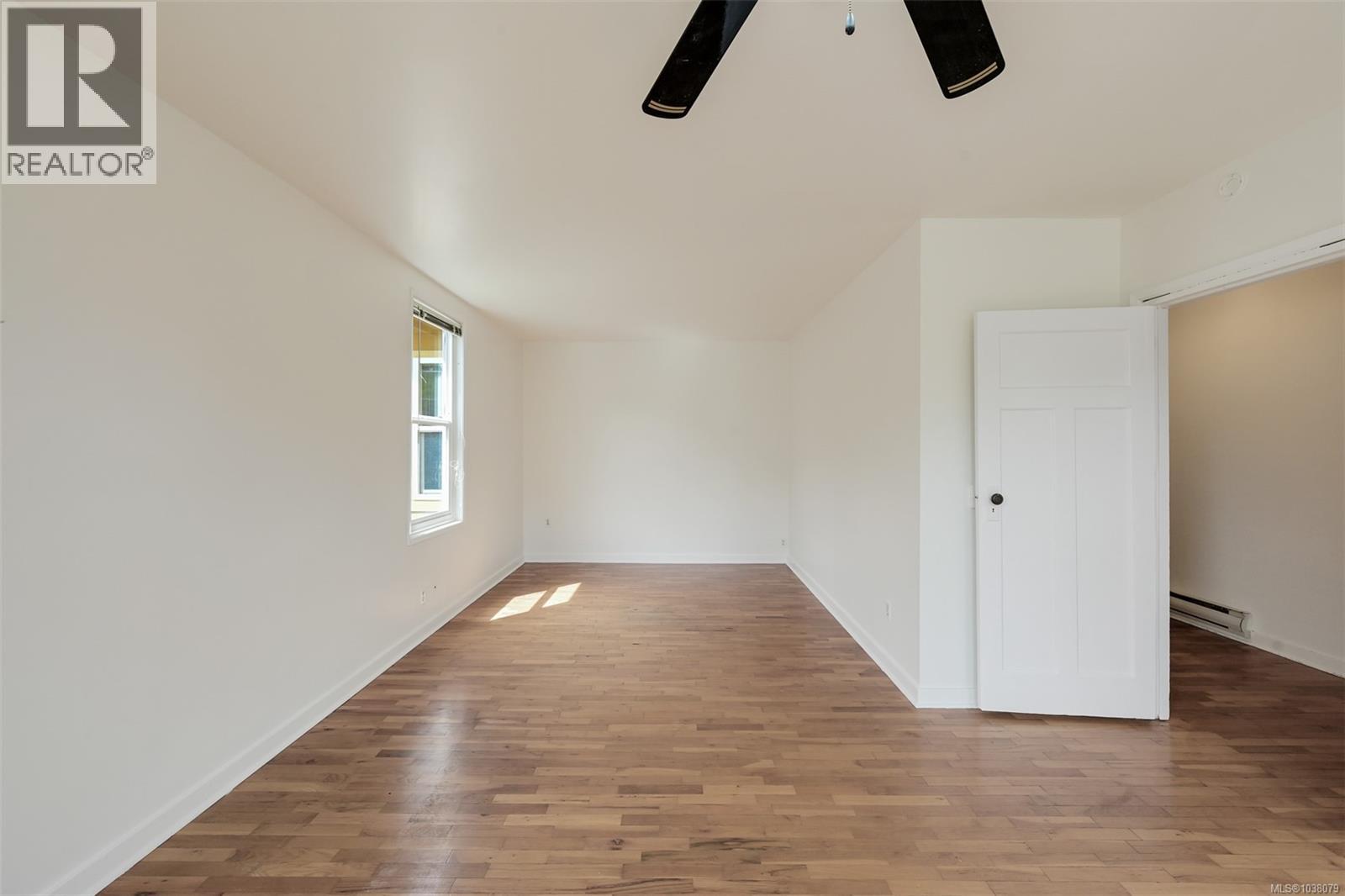 1620 Camosun St - 8