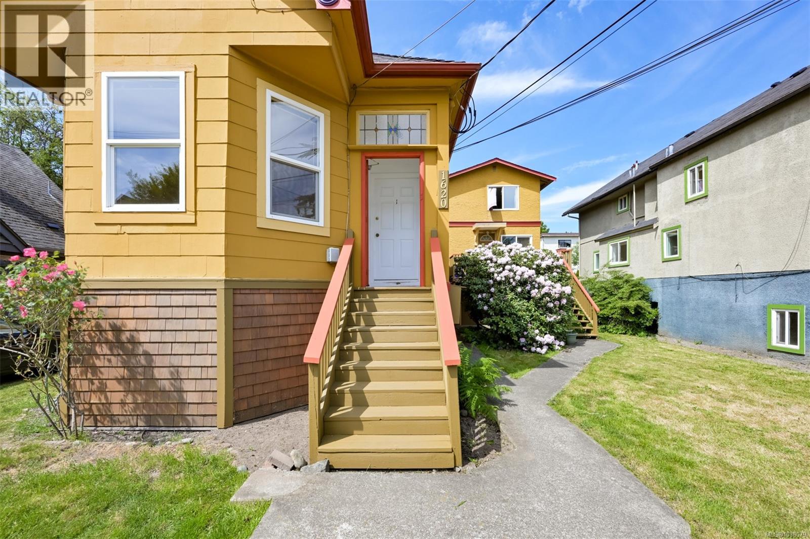 1620 Camosun St - 3