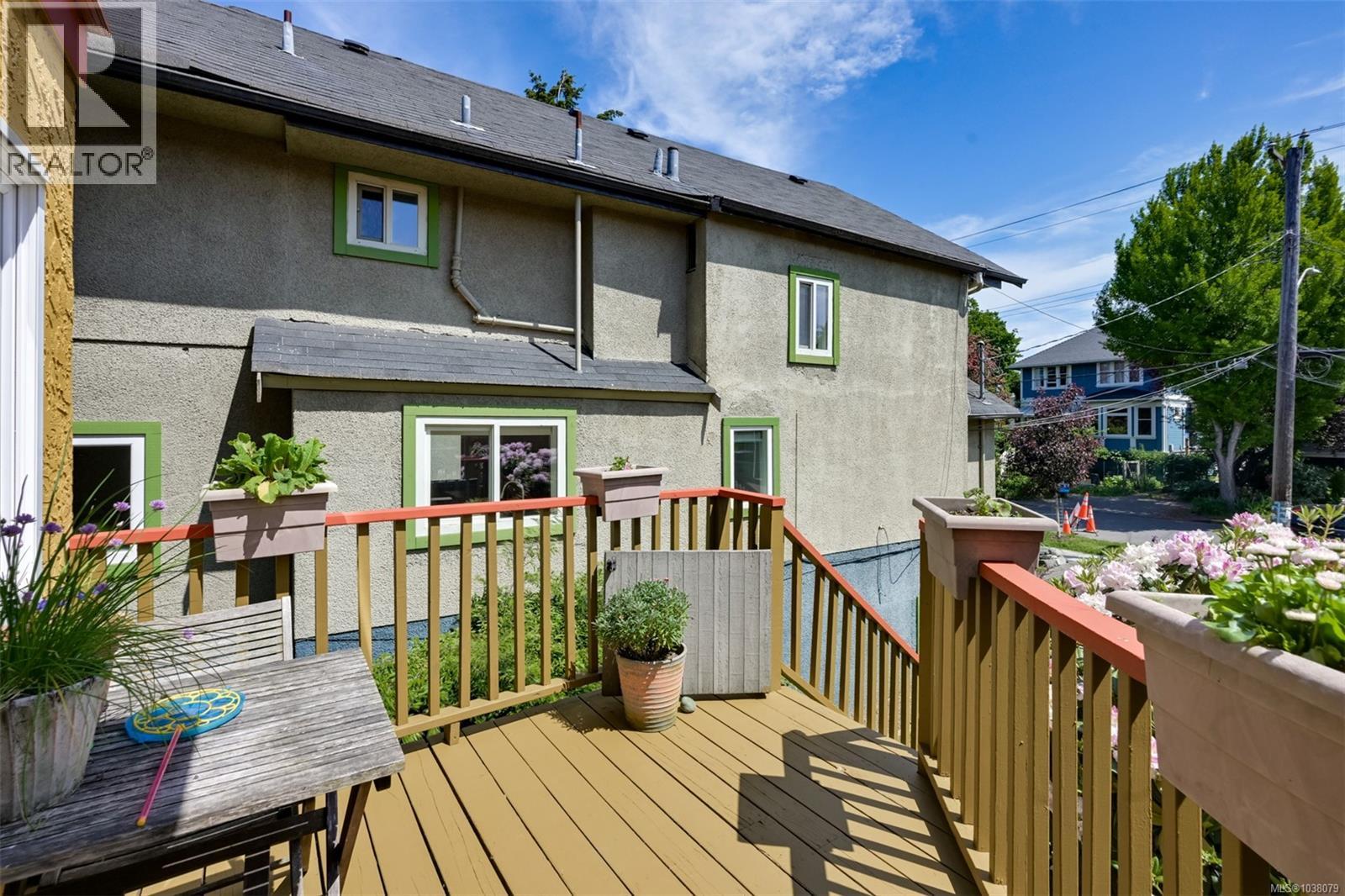 1620 Camosun St - 73