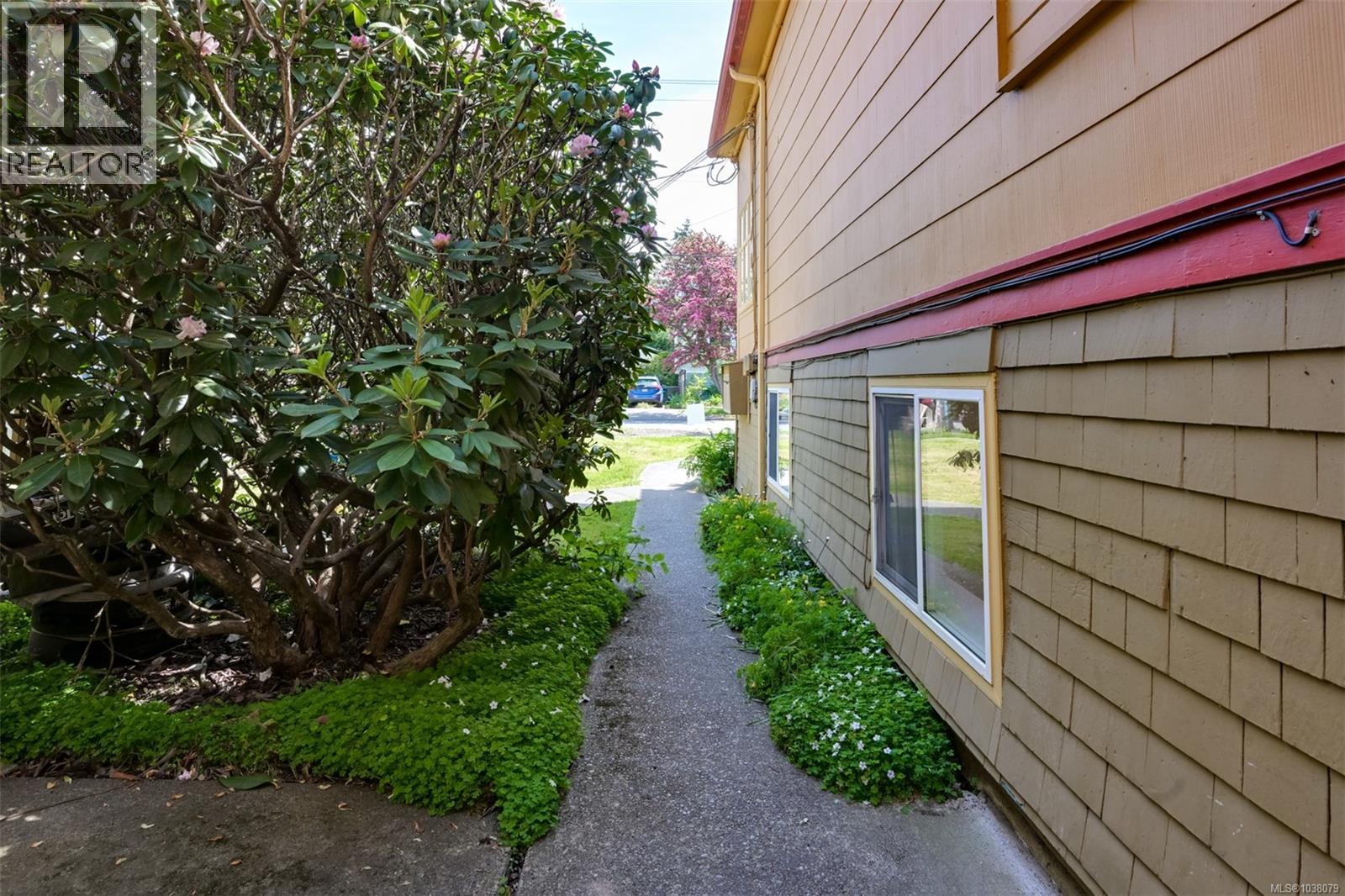 1620 Camosun St - 78