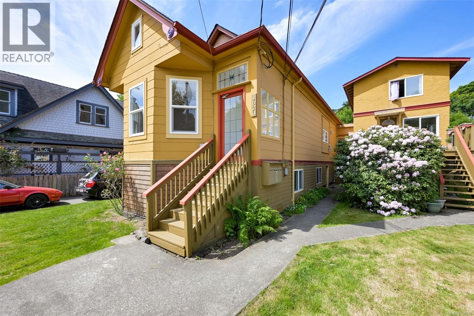 1620 Camosun St - 1