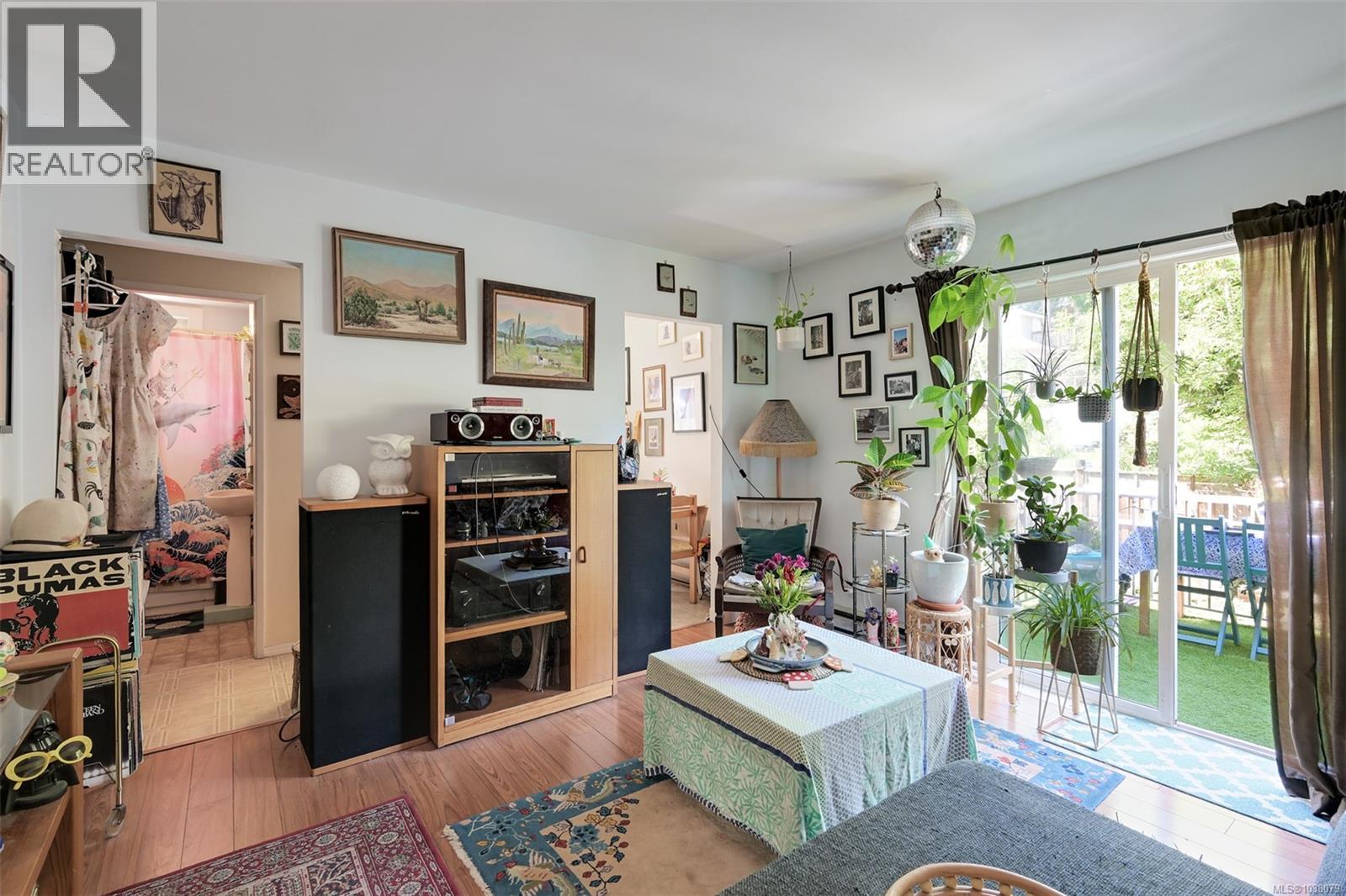 1620 Camosun St - 52