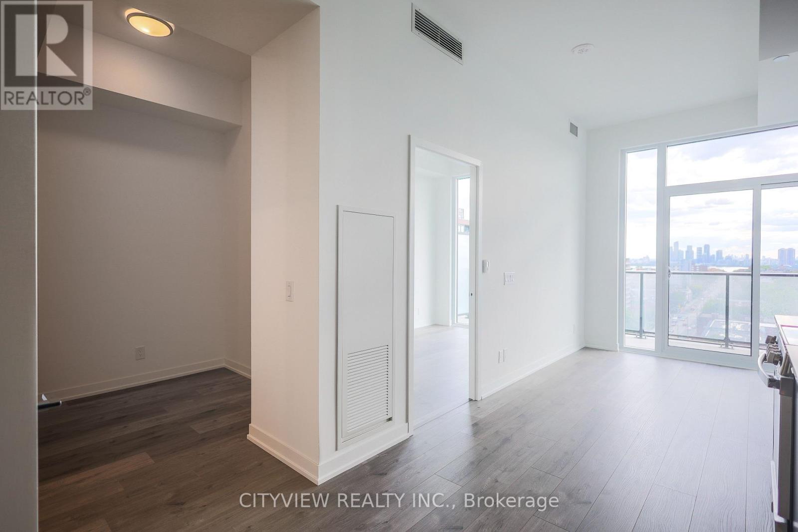#1121 285 DUFFERIN STREET - 11