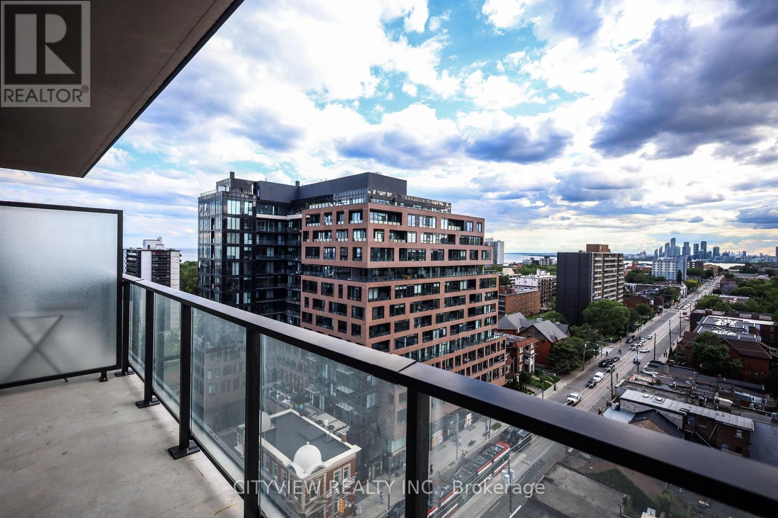 #1121 285 DUFFERIN STREET - 18