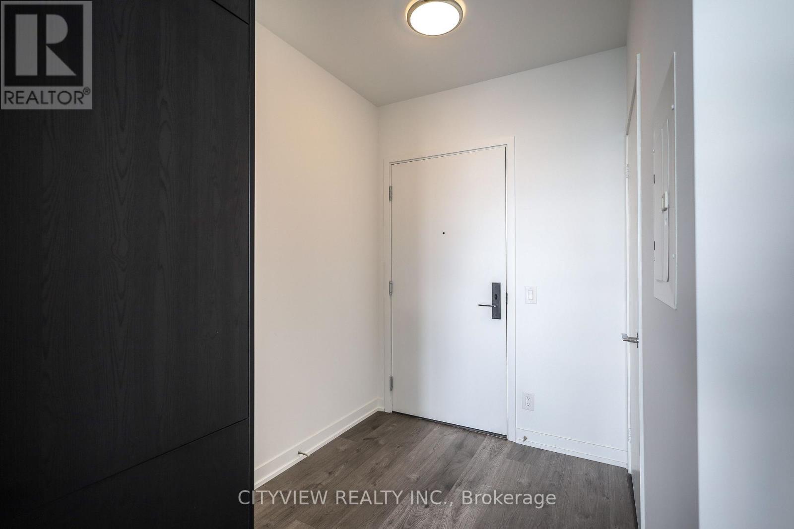 #1121 285 DUFFERIN STREET - 3