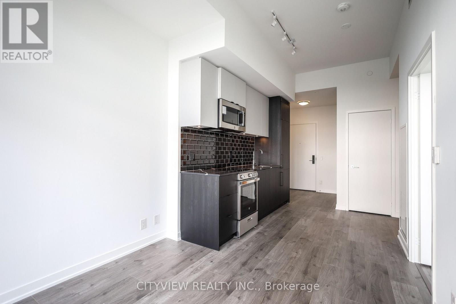 #1121 285 DUFFERIN STREET - 7