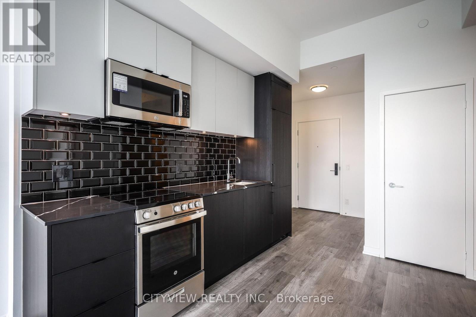 #1121 285 DUFFERIN STREET - 8