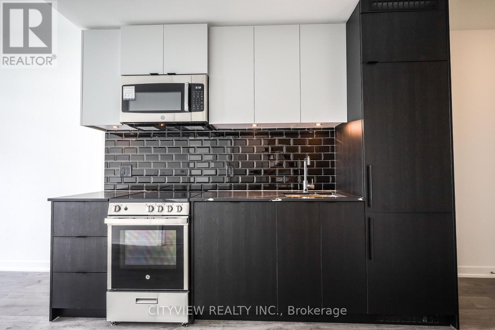 #1121 285 DUFFERIN STREET - 9