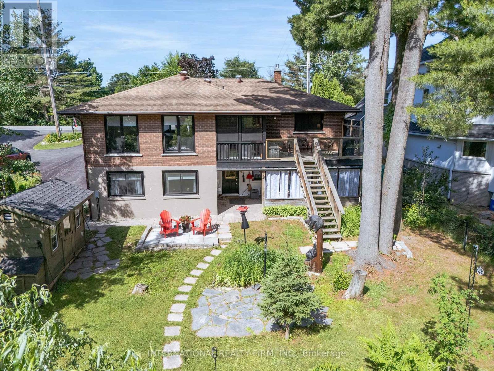 324 BETHUNE DRIVE N - 45