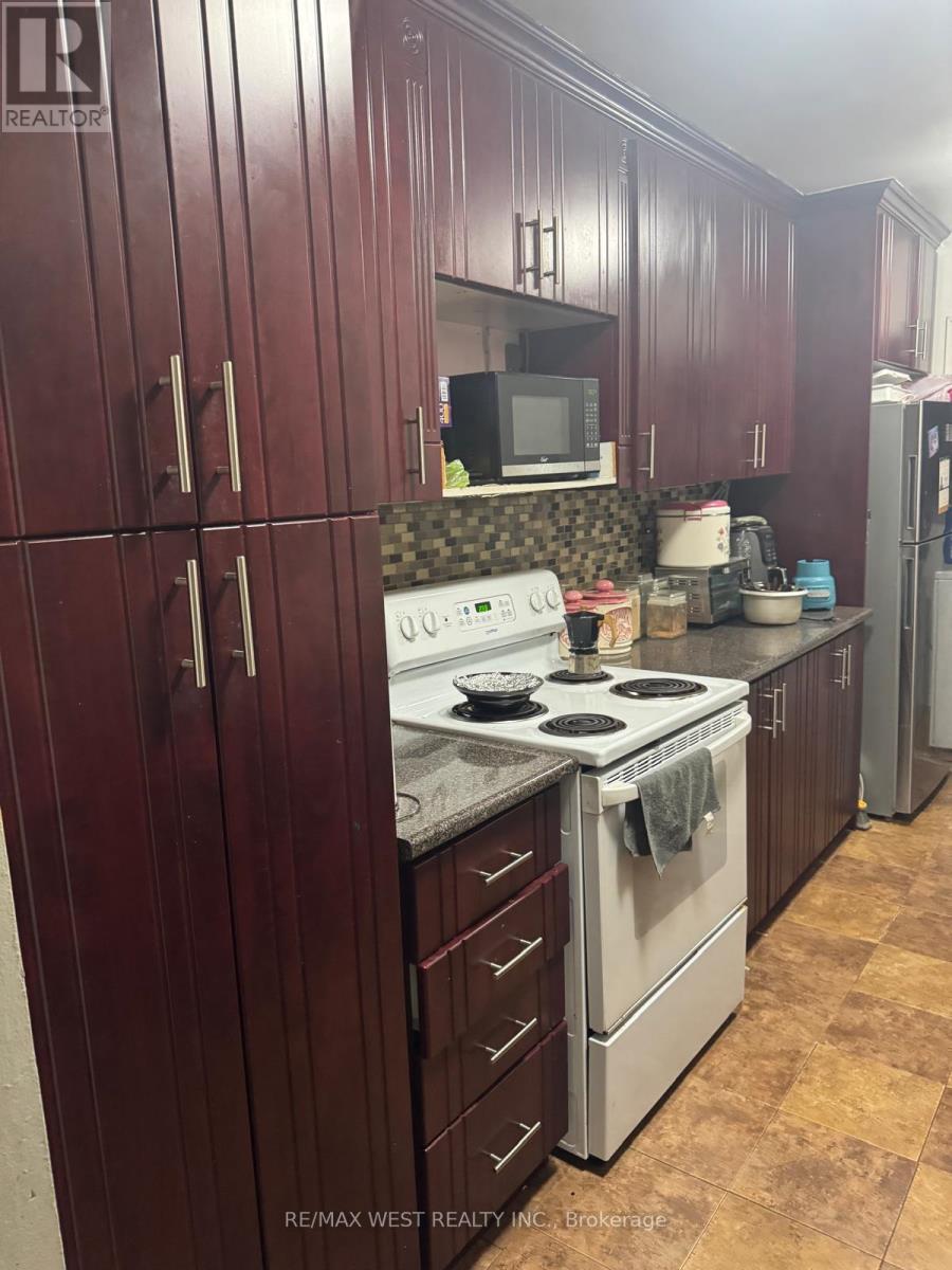 #2309 390 DIXON ROAD - 5