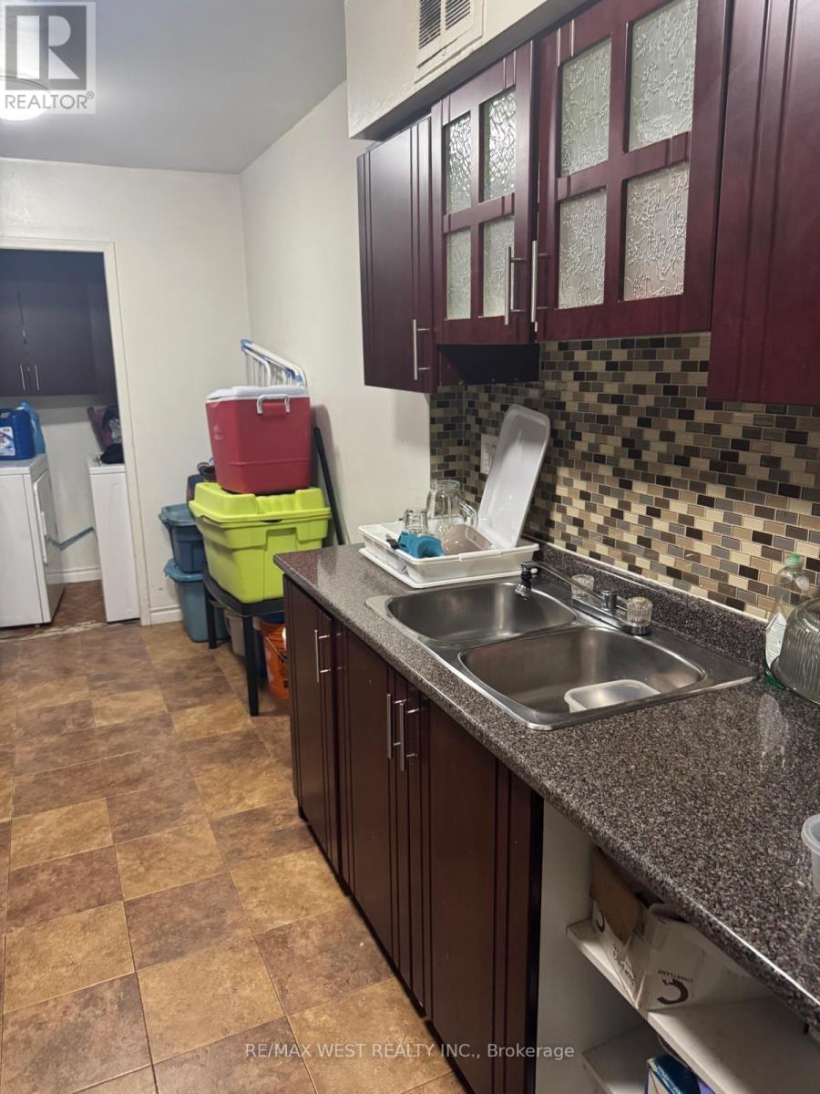 #2309 390 DIXON ROAD - 7