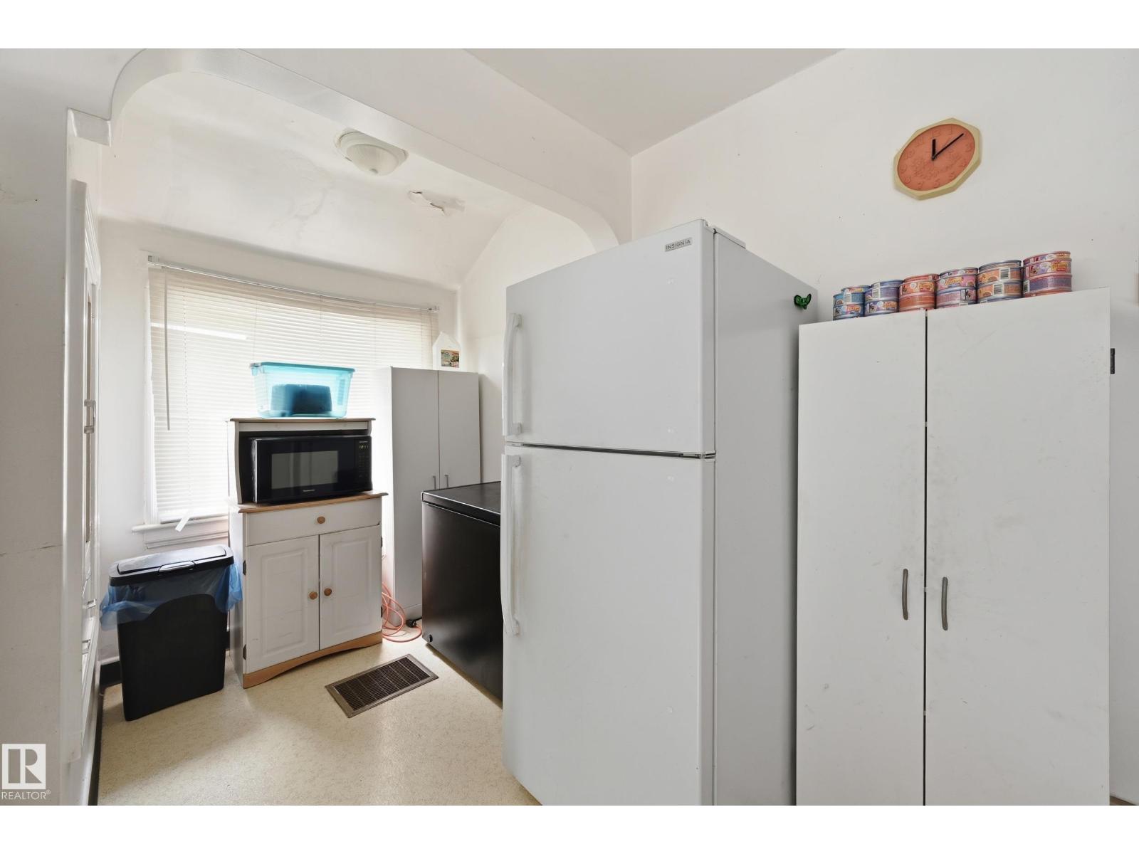 11325 101 ST NW - 14