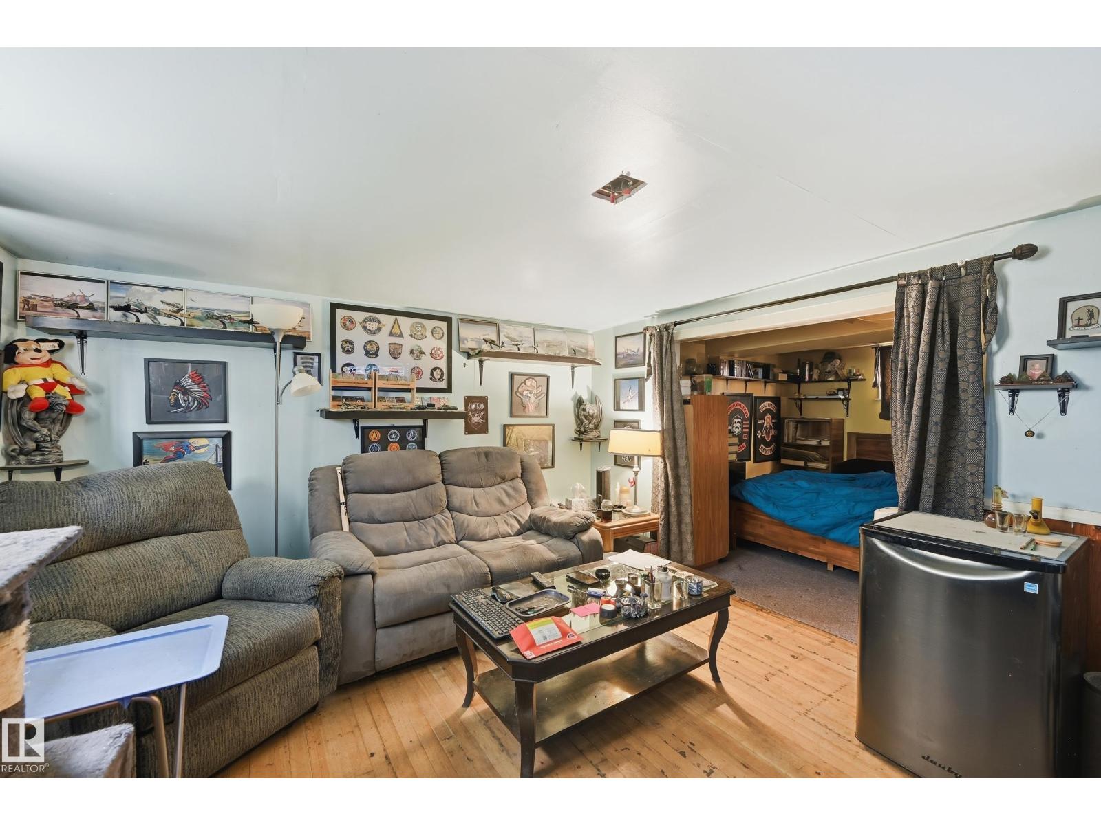 11325 101 ST NW - 17