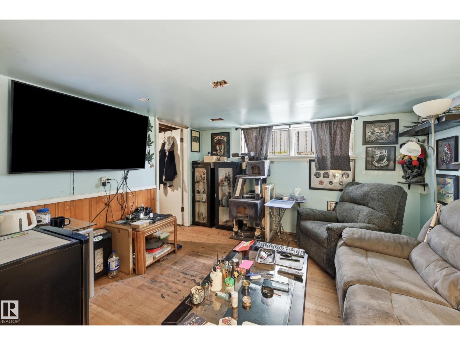 11325 101 ST NW - 18