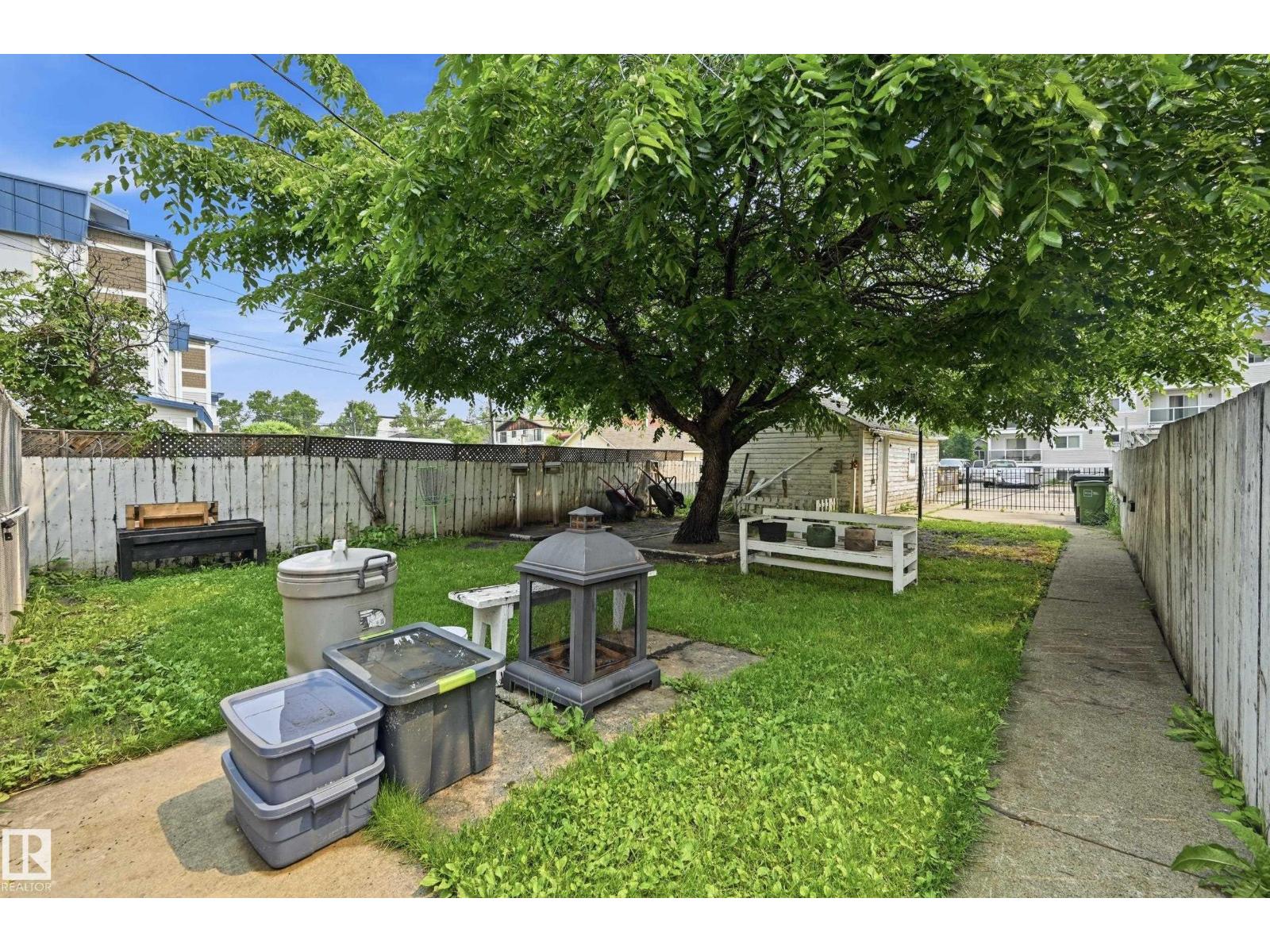 11325 101 ST NW - 22