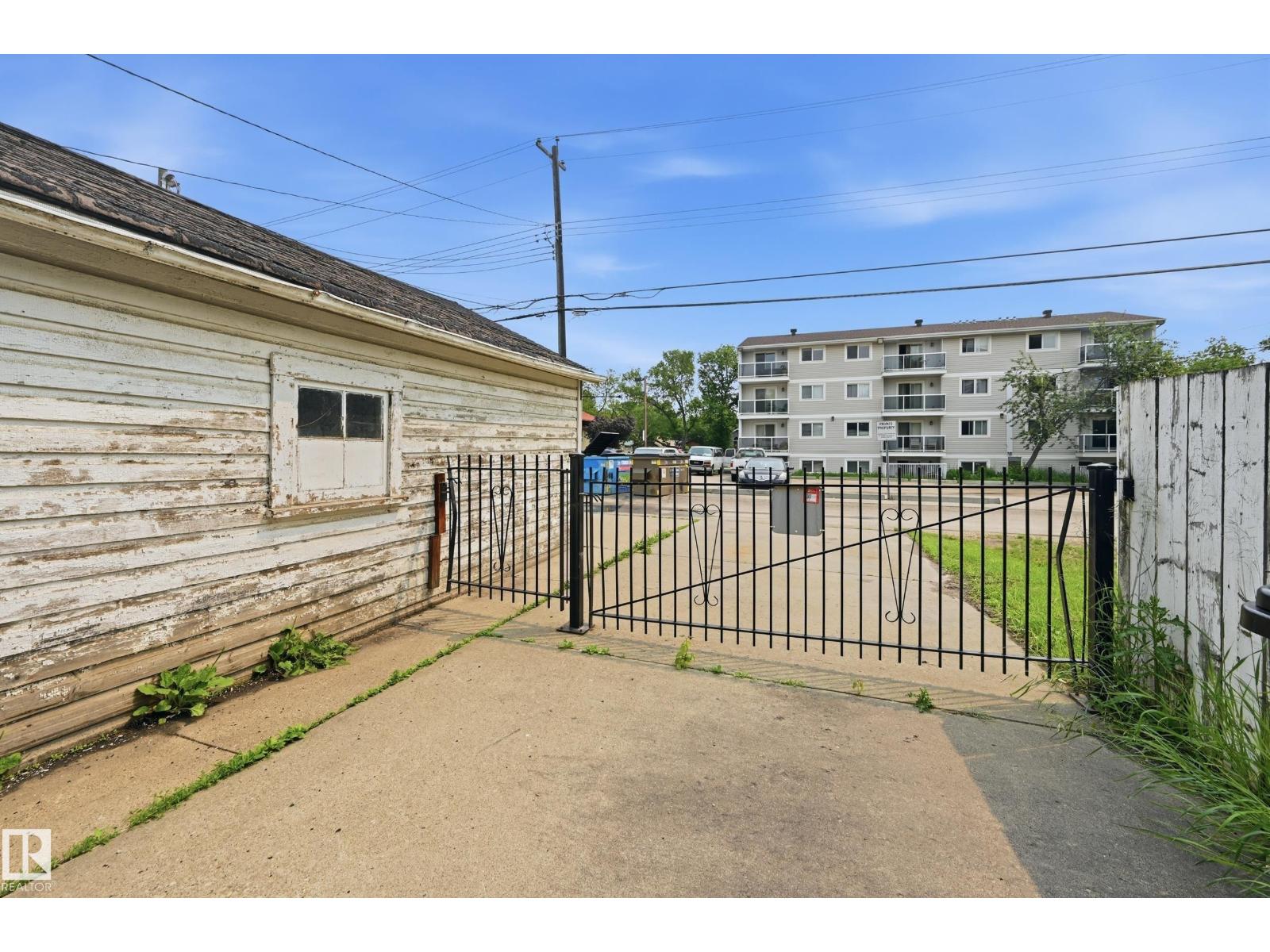11325 101 ST NW - 25