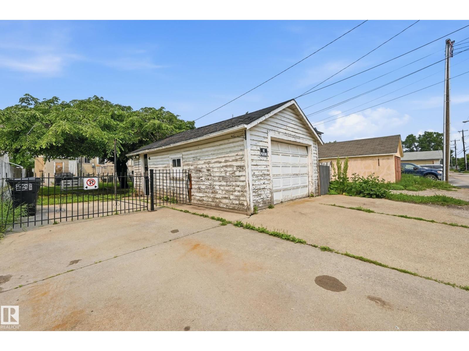 11325 101 ST NW - 26