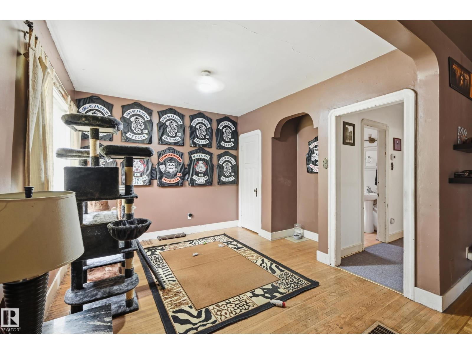11325 101 ST NW - 3