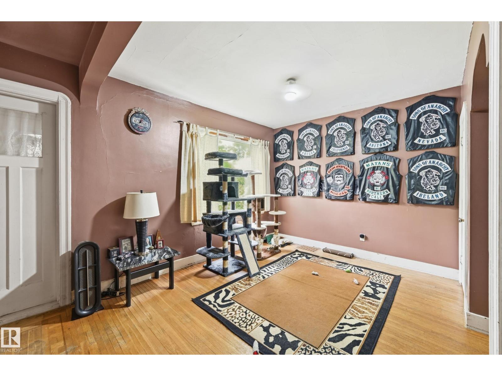 11325 101 ST NW - 5