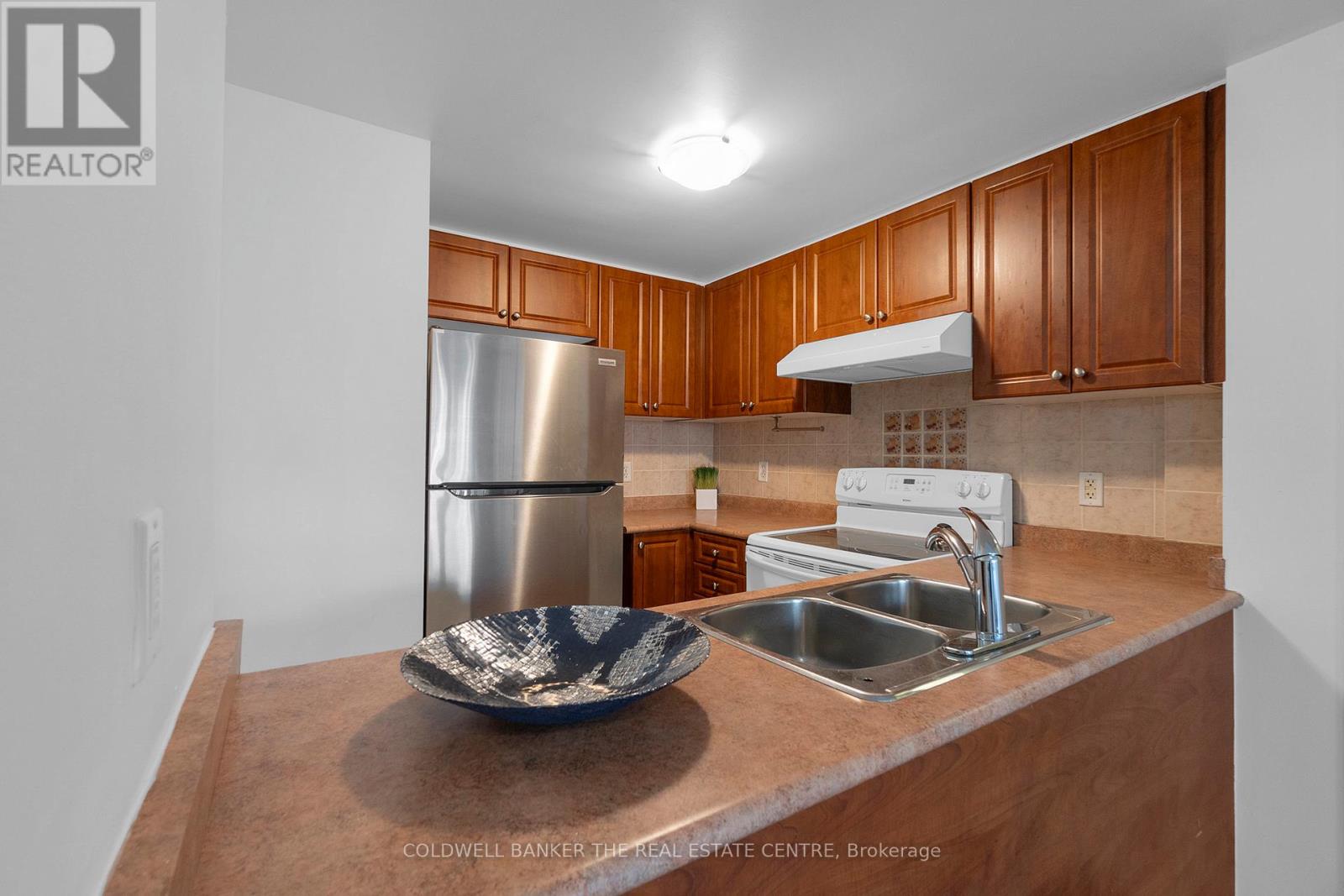 #2057 3047 FINCH AVENUE W - 11