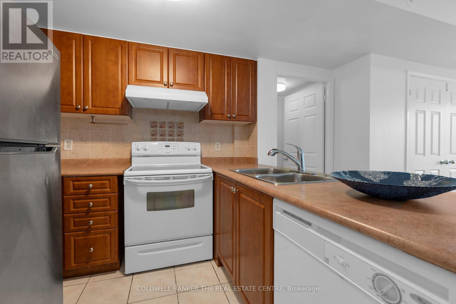 #2057 3047 FINCH AVENUE W - 13