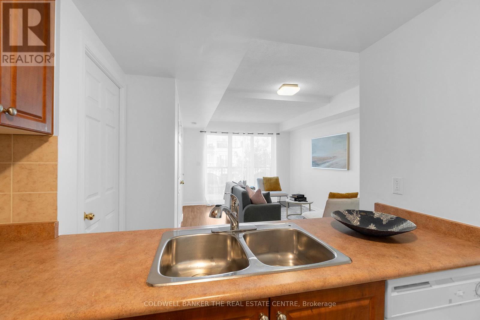 #2057 3047 FINCH AVENUE W - 14