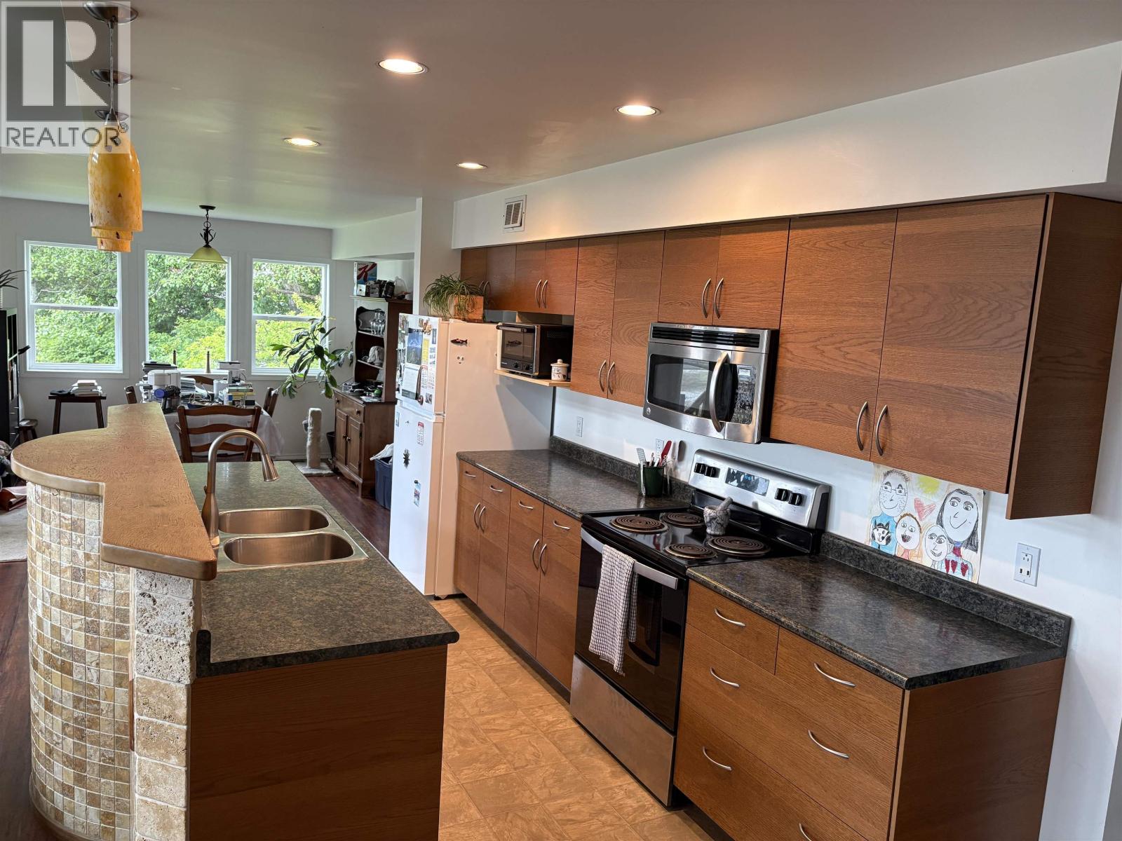 820 OCEANVIEW DRIVE - 33