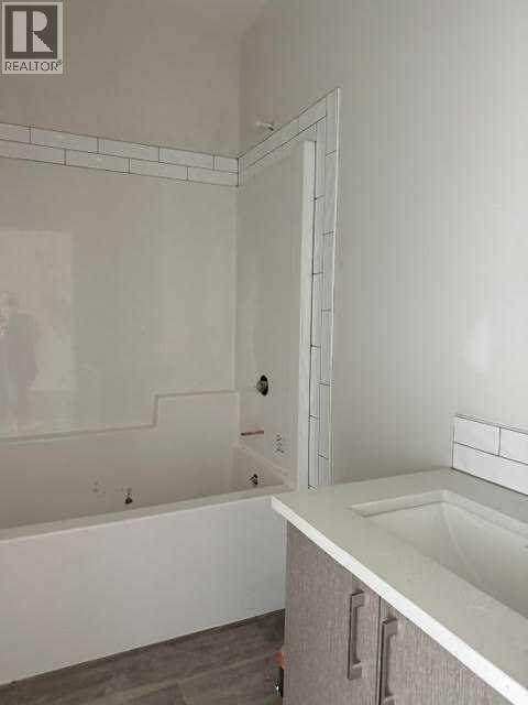 12 Memorial Parkway - 5