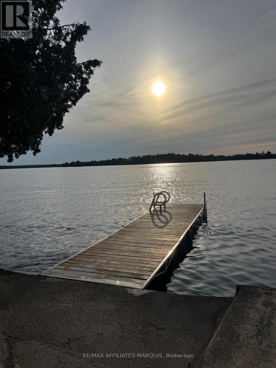 6 R9 (RIDEAU FERRY) ROAD - 7
