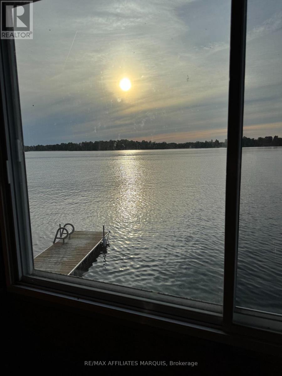 6 R9 (RIDEAU FERRY) ROAD - 35
