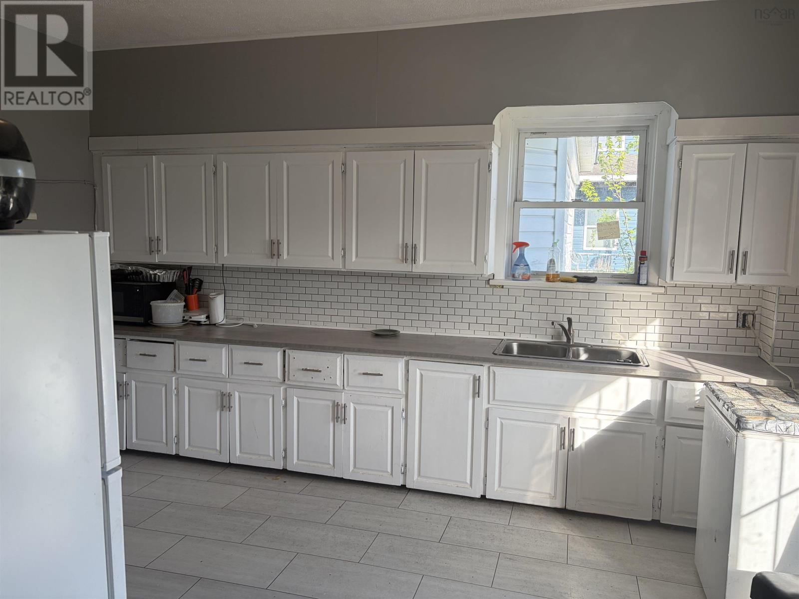 360 St. Peters Road - 6