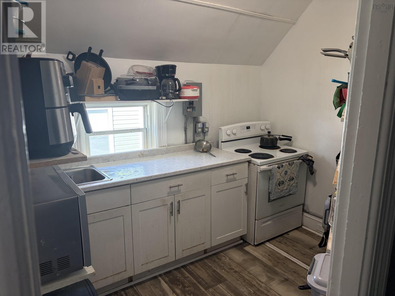 360 St. Peters Road - 13