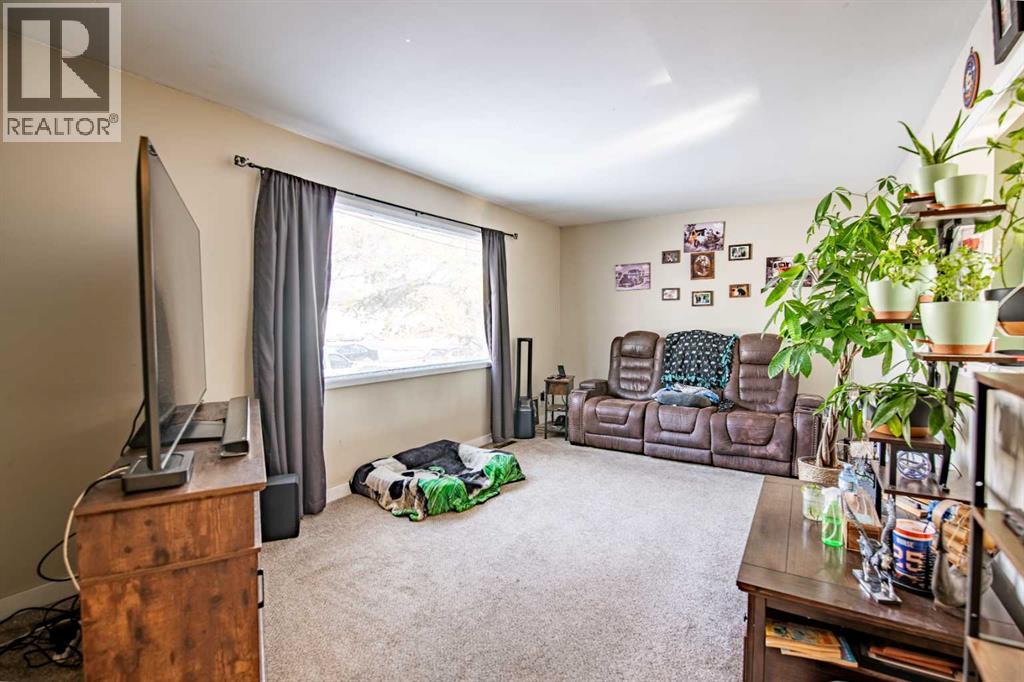 5903 56 Avenue - 3