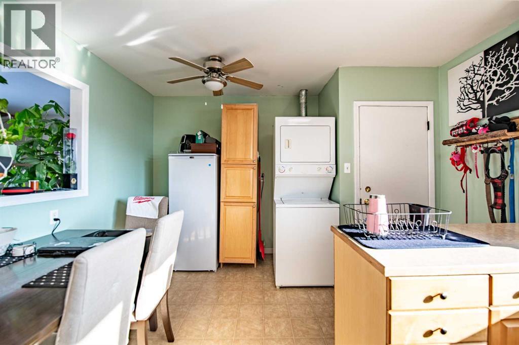 5903 56 Avenue - 11