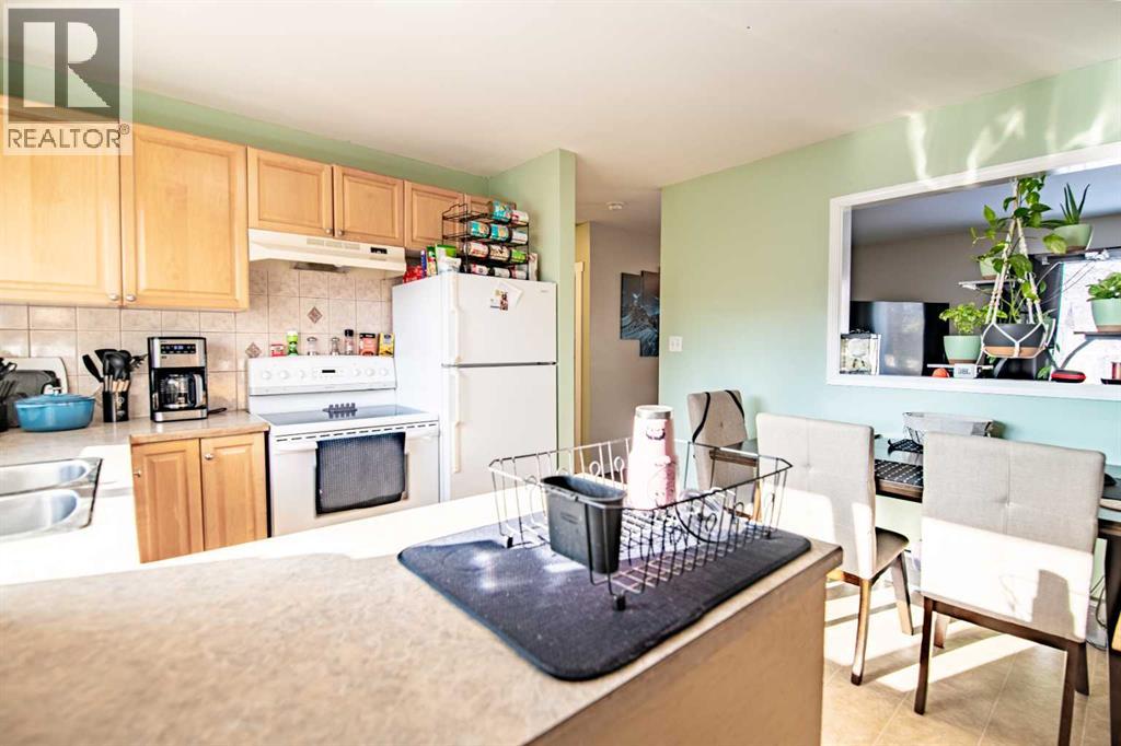 5903 56 Avenue - 9
