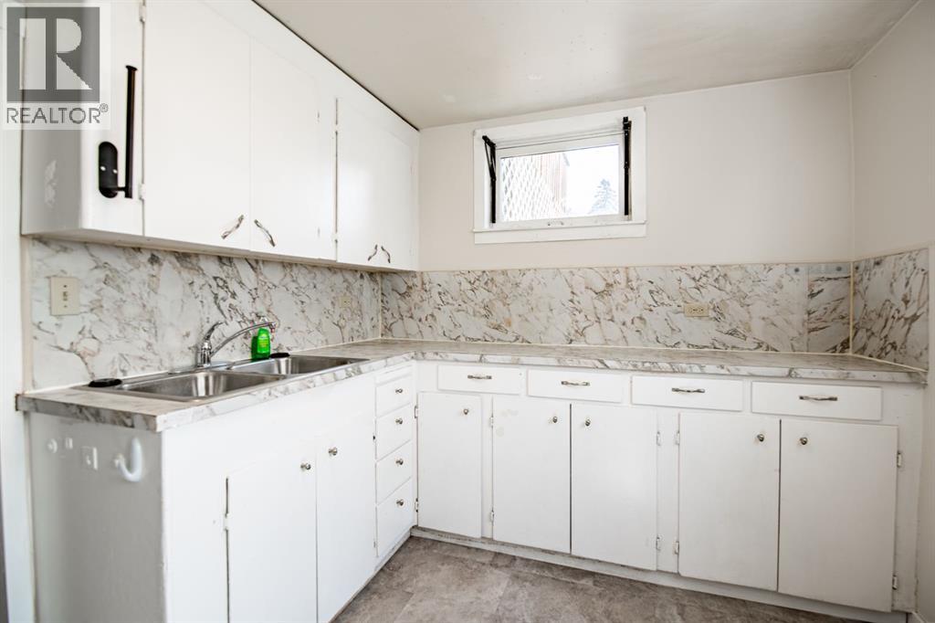 5903 56 Avenue - 20