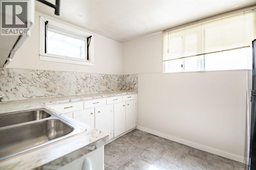 5903 56 Avenue - 19