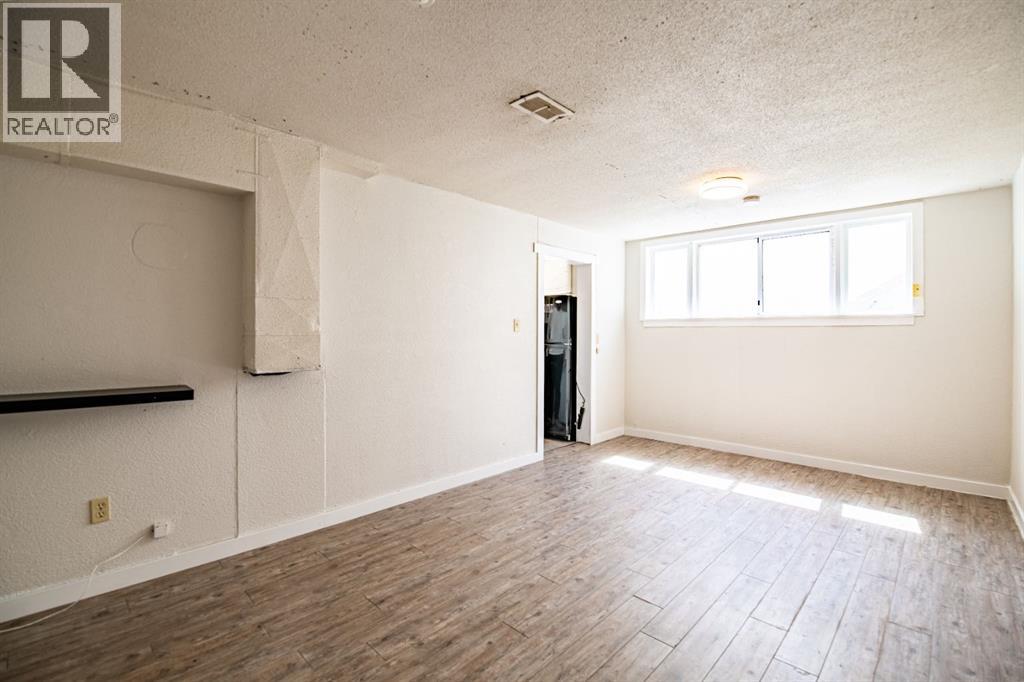 5903 56 Avenue - 18