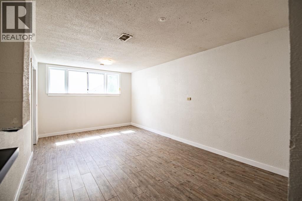 5903 56 Avenue - 17