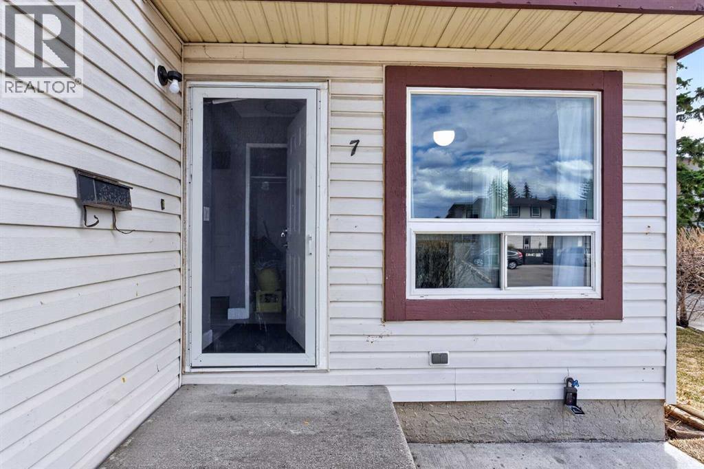 #7 75 Templemont Way NE - 6