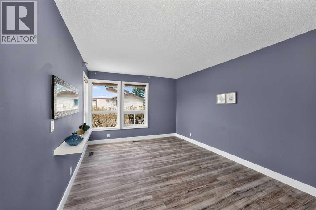 #7 75 Templemont Way NE - 9